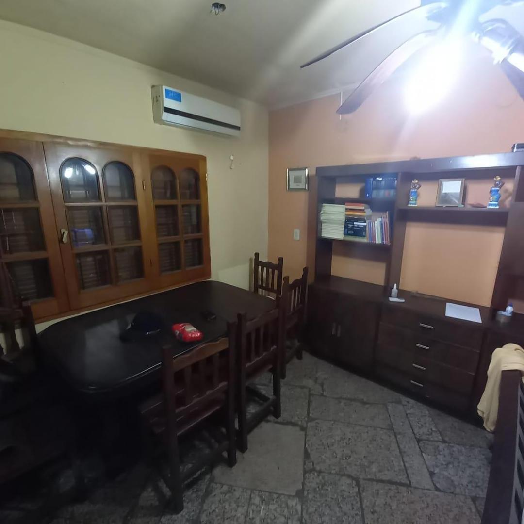 Pje Larguia 3420 – Hermosa casa de 2 plantas. Financiacion!!