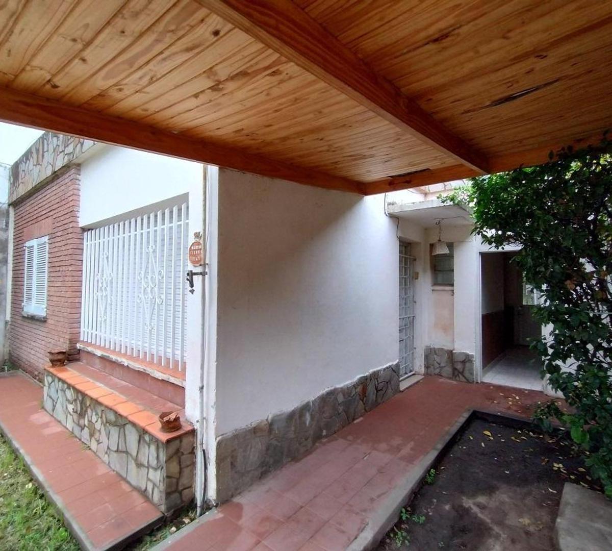 Martín Fierro 1167 Hermosa Casa Al Frente 4