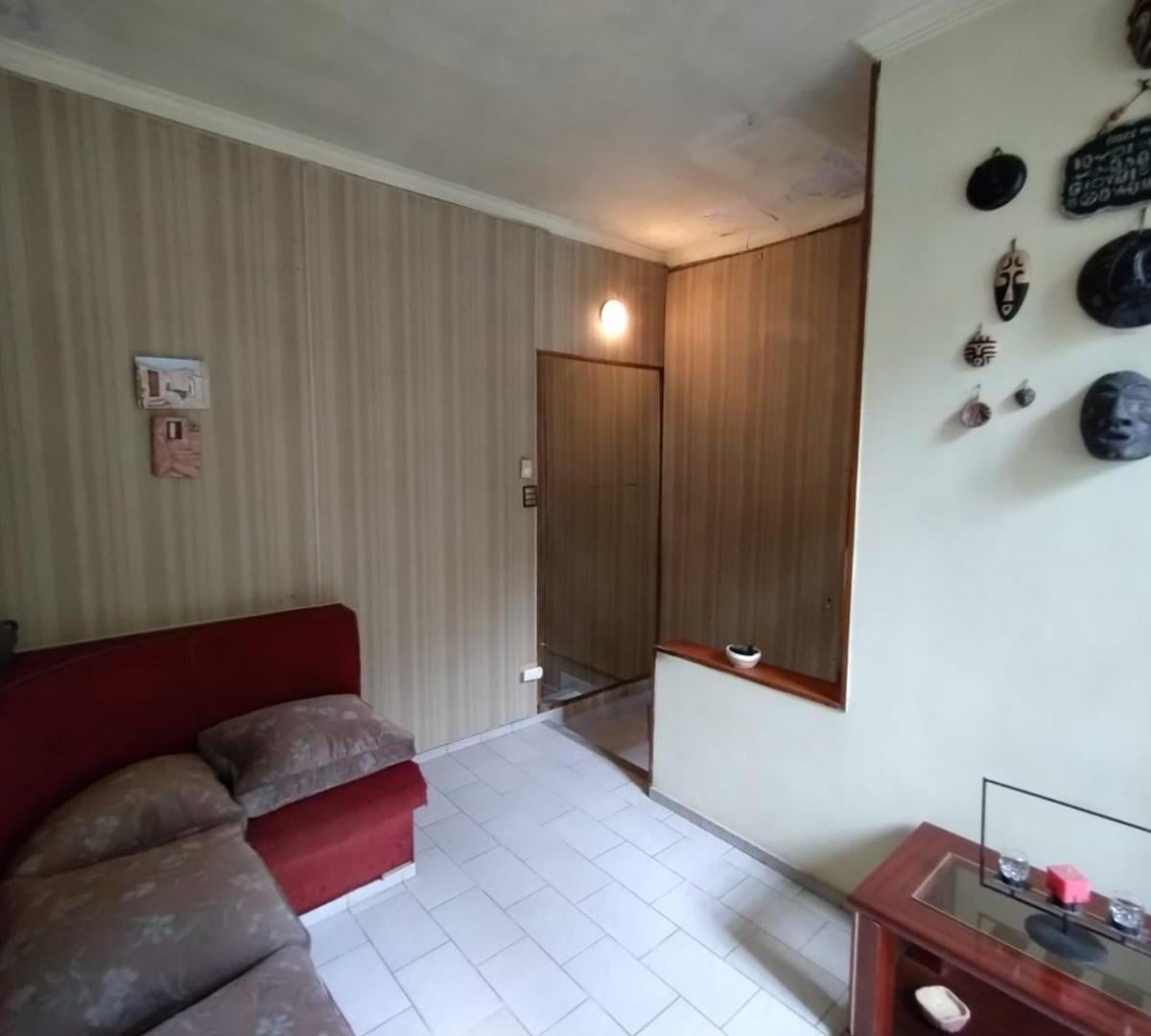 Casa desarrollada en tres plantas