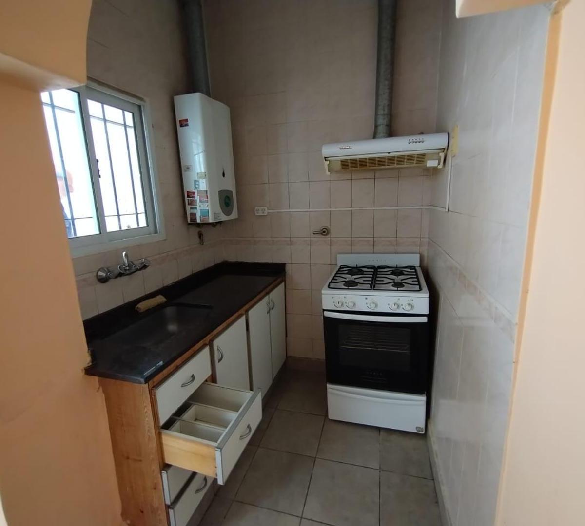 Casa al frente en zona oeste con FINANCIACION
