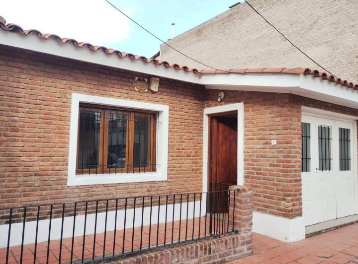 Casa al frente con garaje 2
