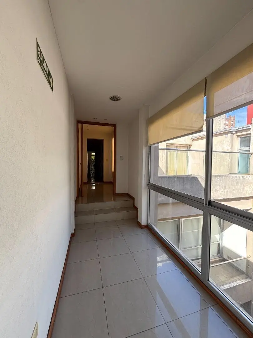 Edificio de oficinas ideal Instituciones. En Pichincha 5