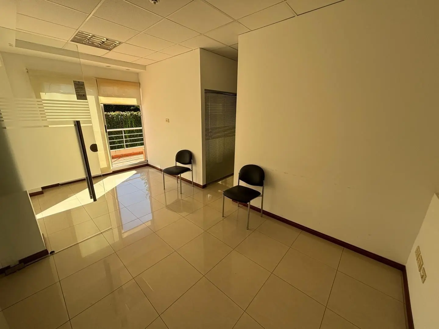 Edificio de oficinas ideal Instituciones. En Pichincha 4