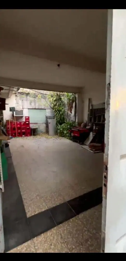 Casa con local comercial y cochera multiple 2