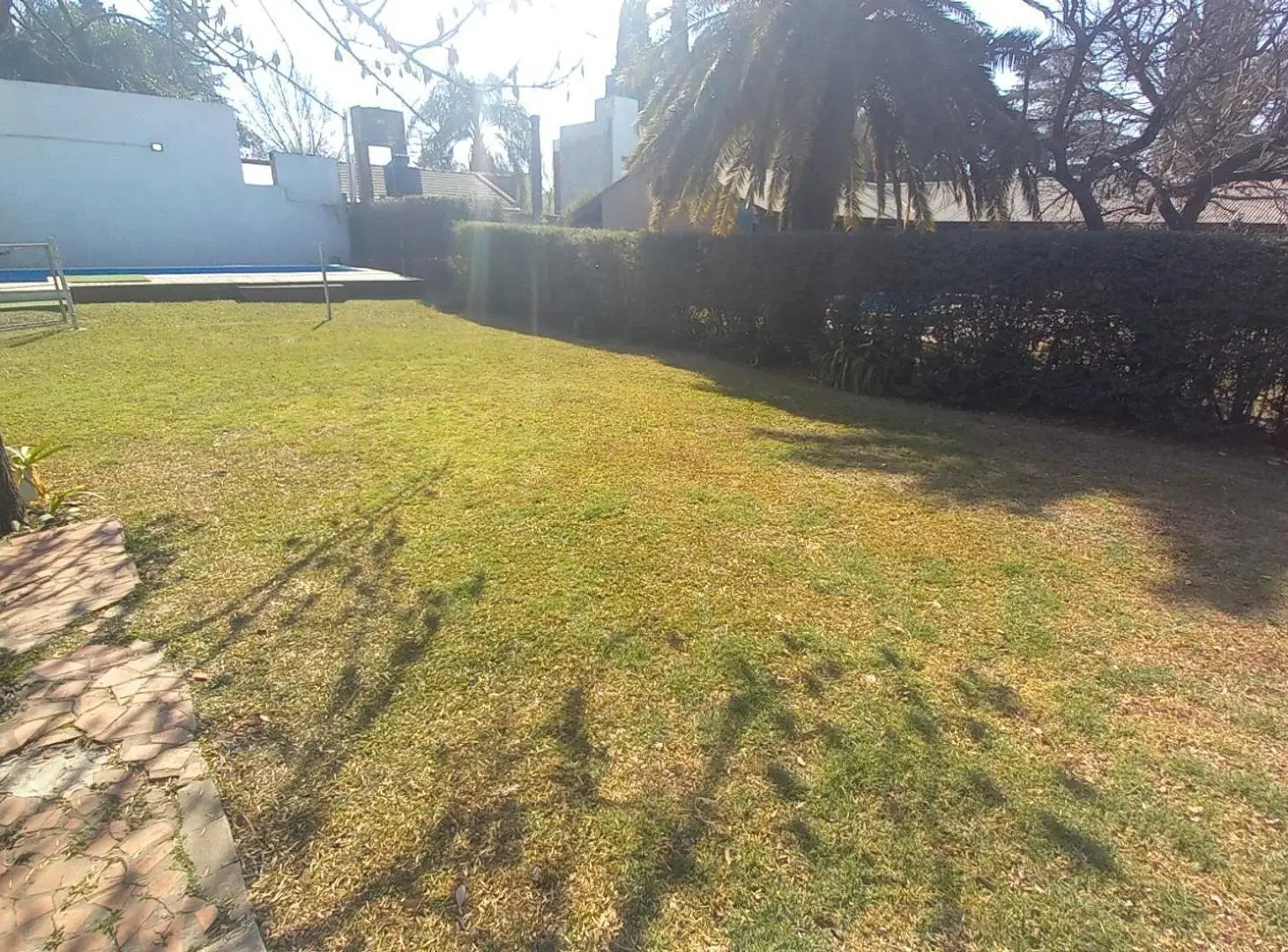 Casa con parque y pileta 5