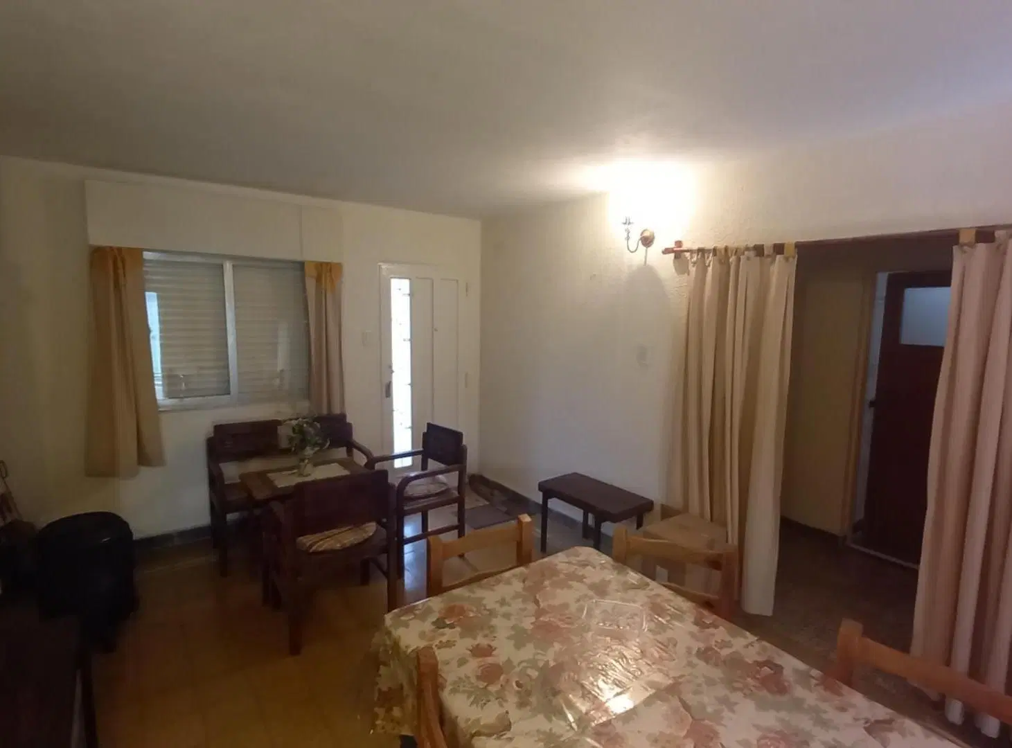 Casa con parque y pileta 1