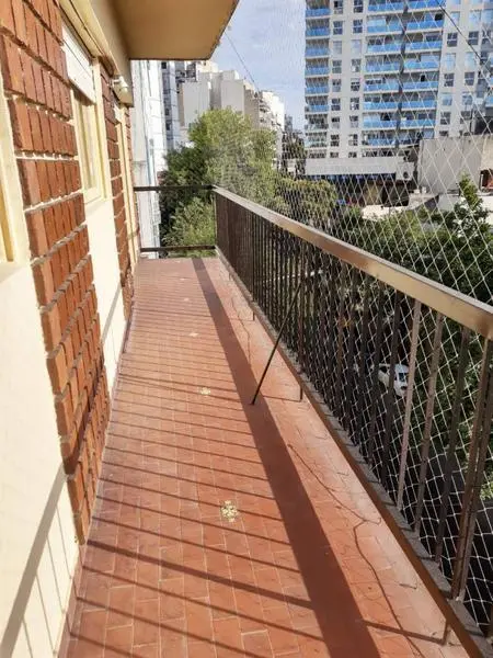 EXCELENTE DEPARTAMENTO 4 AMBIENTES CON BALCON FRENTE apto profesional 4