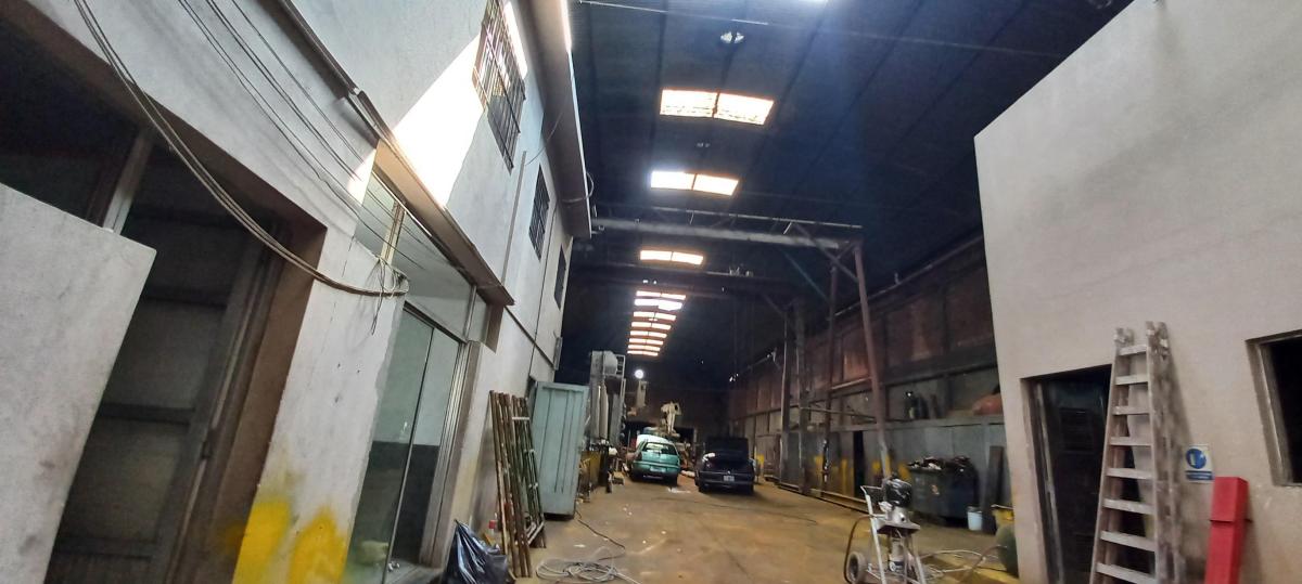 Venta de Gran Galpon 17x50 Sobre Av Avellaneda. Aceptan Permutas en La Costa 1