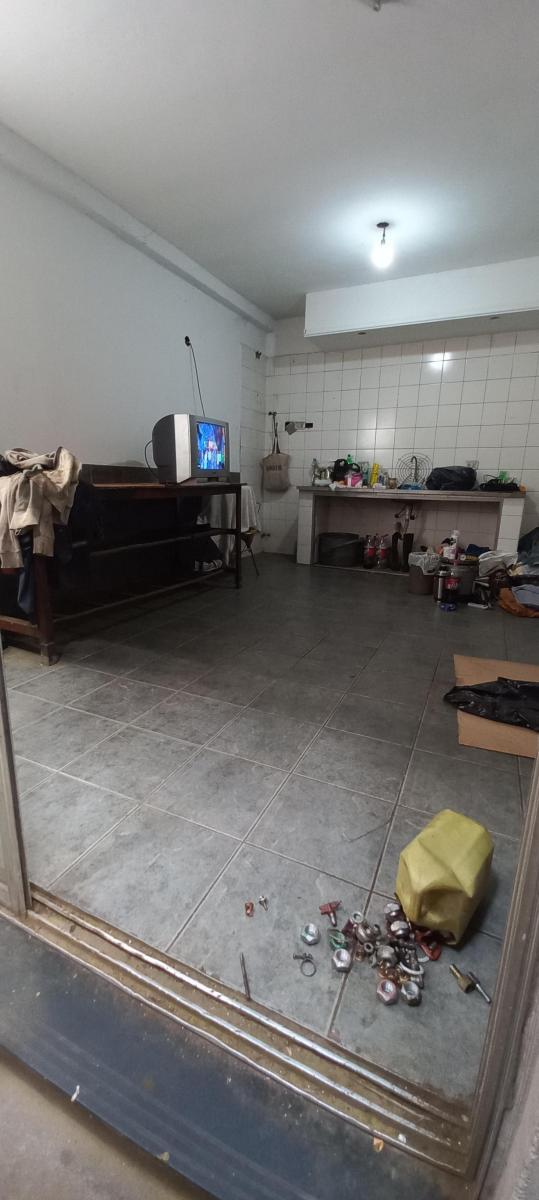 Venta de Gran Galpon 17x50 Sobre Av Avellaneda. Aceptan Permutas en La Costa 3