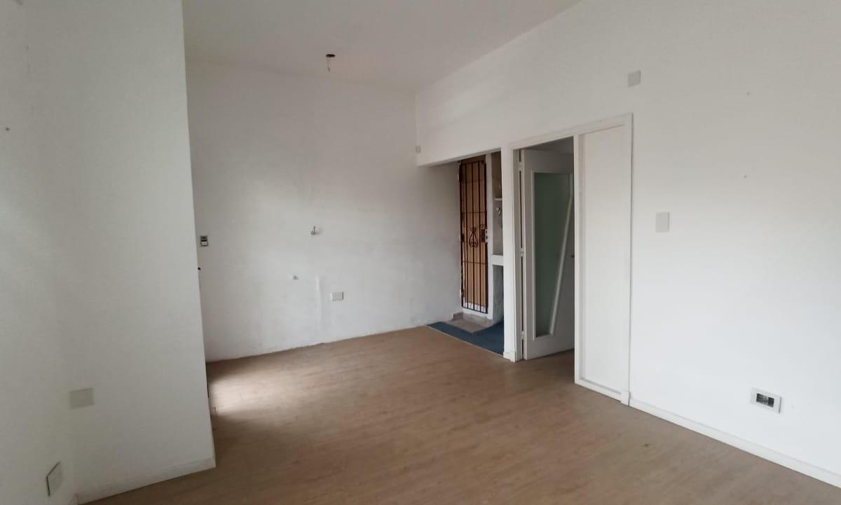 Foto de PH 3 amb. 2 baños y tza. V. Alsina. A mts.de Av. Rivadavia. VENTA APTO, imagen 2