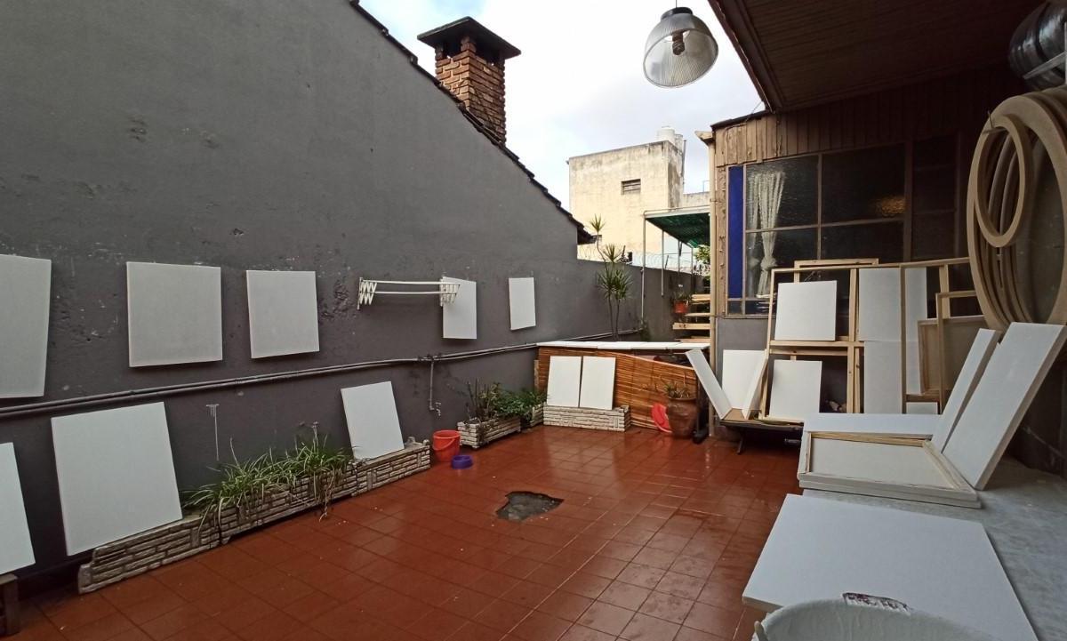 CASA EN VENTA. LOTE 8,66x50 IDEAL EMPRENDIMIENTO DE DUPLEX, LANUS ESTE