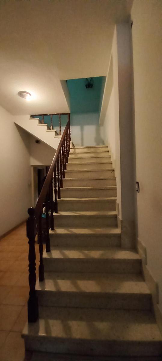 EN VENTA LOTE 9x30 PB:LOCAL, cocheras 1er. y 2do. PISO CASA + de 7 AMB. LANUS O.