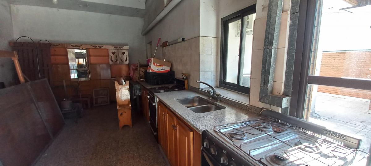 Venta Casa + Local + 2 Dptos Ideal Inversor. Lanus 5