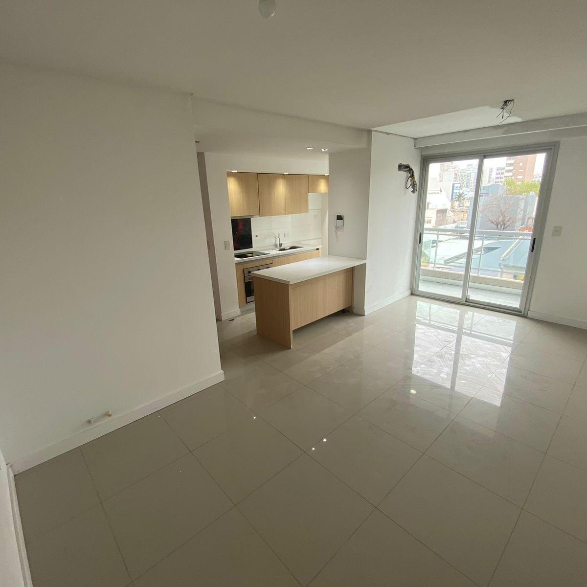 2 AMB. C/COCH. EDIFICIO CON SUM, PARRILLA. En venta, Lanús O.