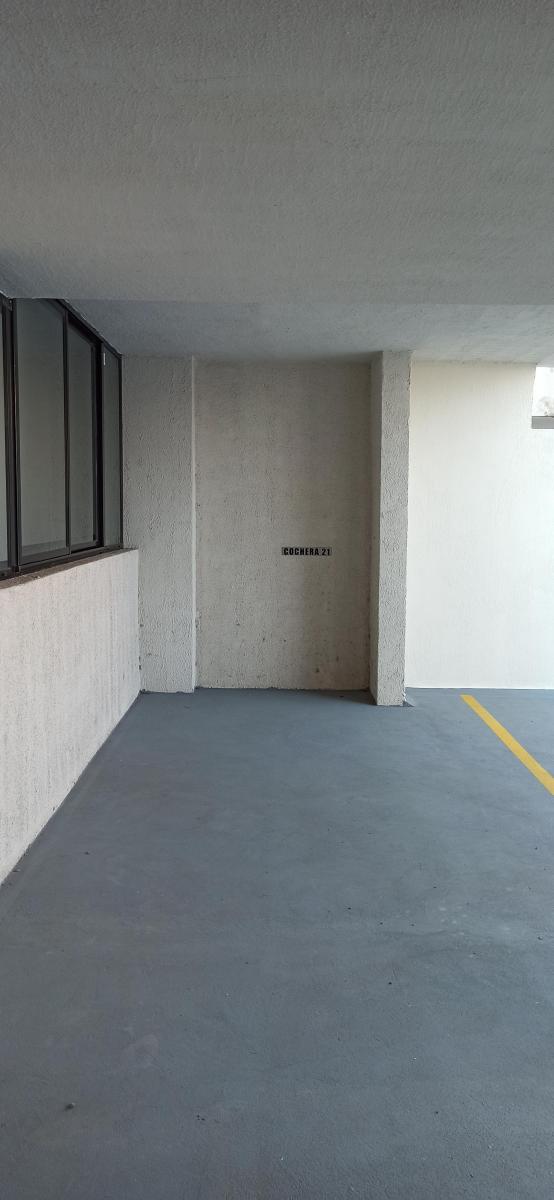COCHERA FIJA Y CUBIERTA EN VENTA. LANUS O. LANUSITA
