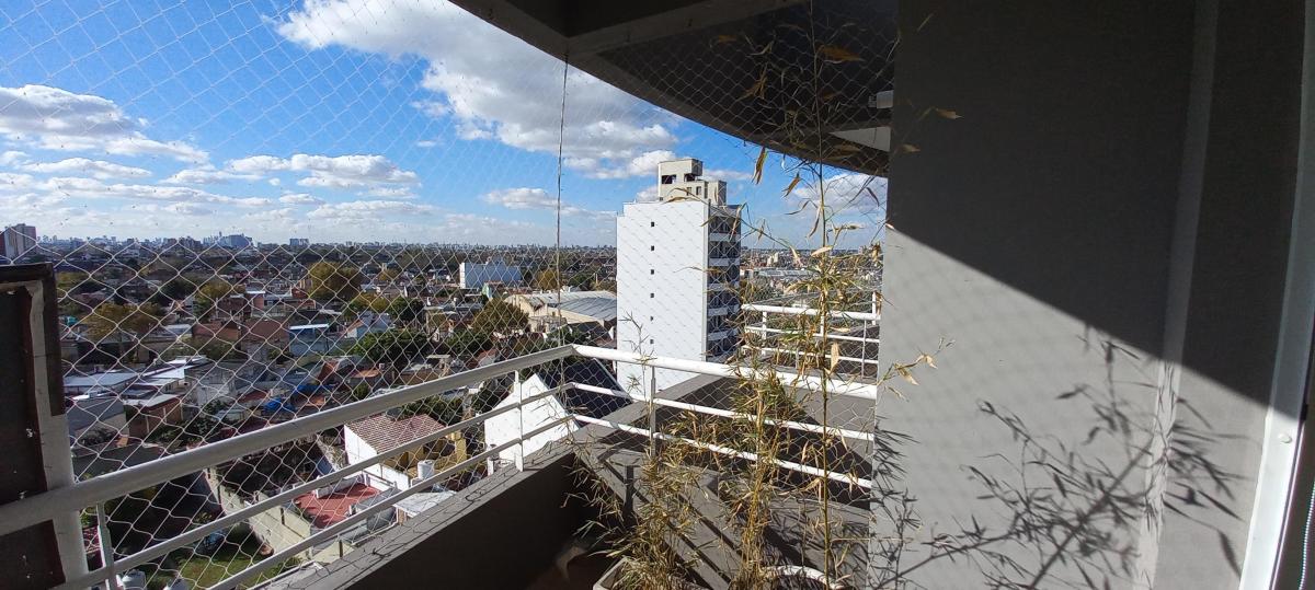 Apto Crédito. 3 Amb. Coch. y Baul. Lanus Ctro. 2 Baños. Balcon Al Fte. en Venta 3