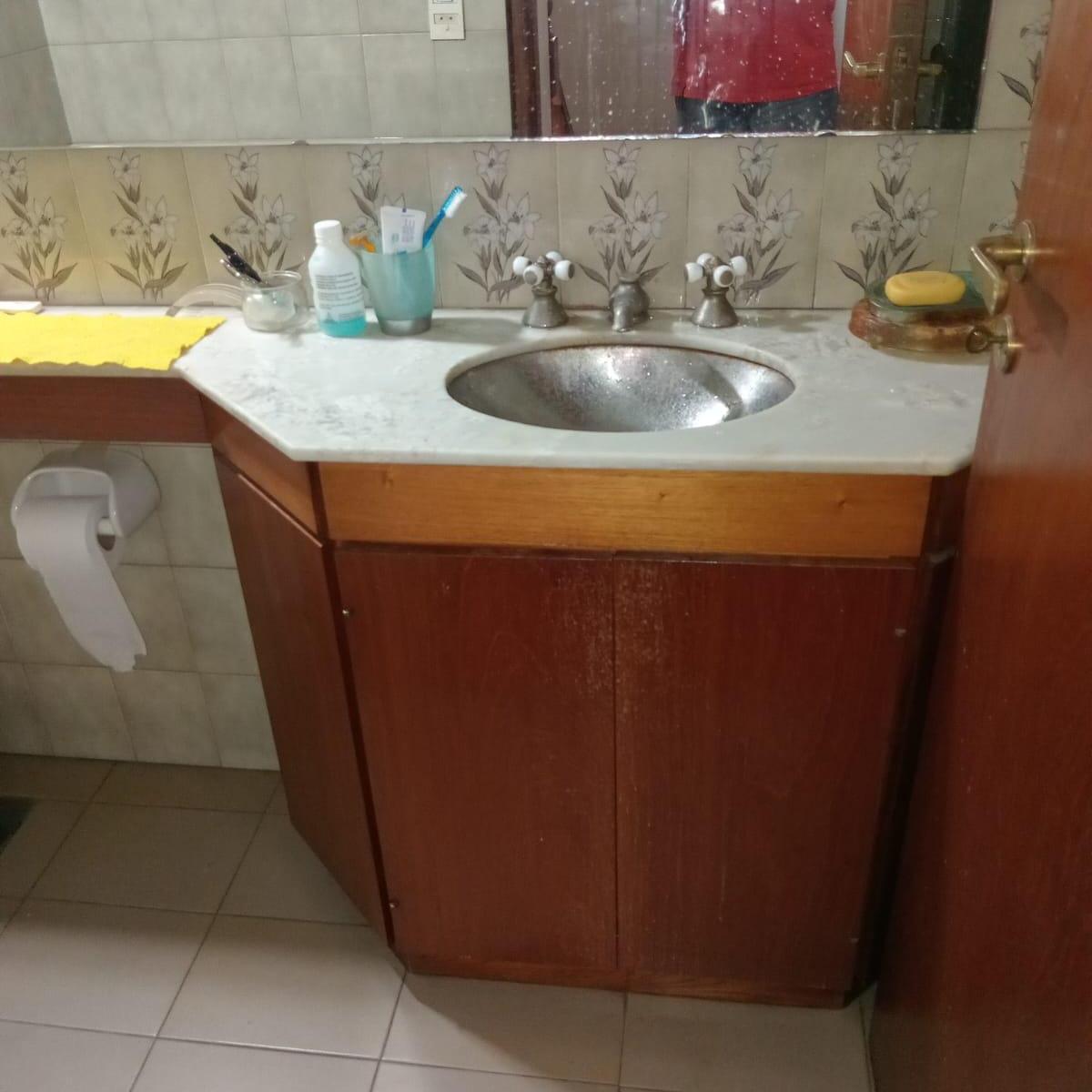 Foto de NUEVO VALOR! 5 AMB.LOTE 8,66x48. COCH.P/4 FONDO CON PISCINA.EN VENTA, imagen 5