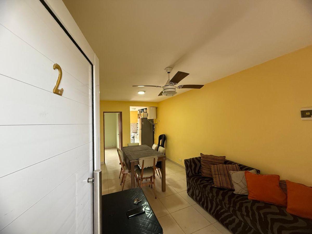 Dpto. 3 amb. con cochera en VENTA. COSTA AZUL. a 4 cuadras del mar. AMOBLADO