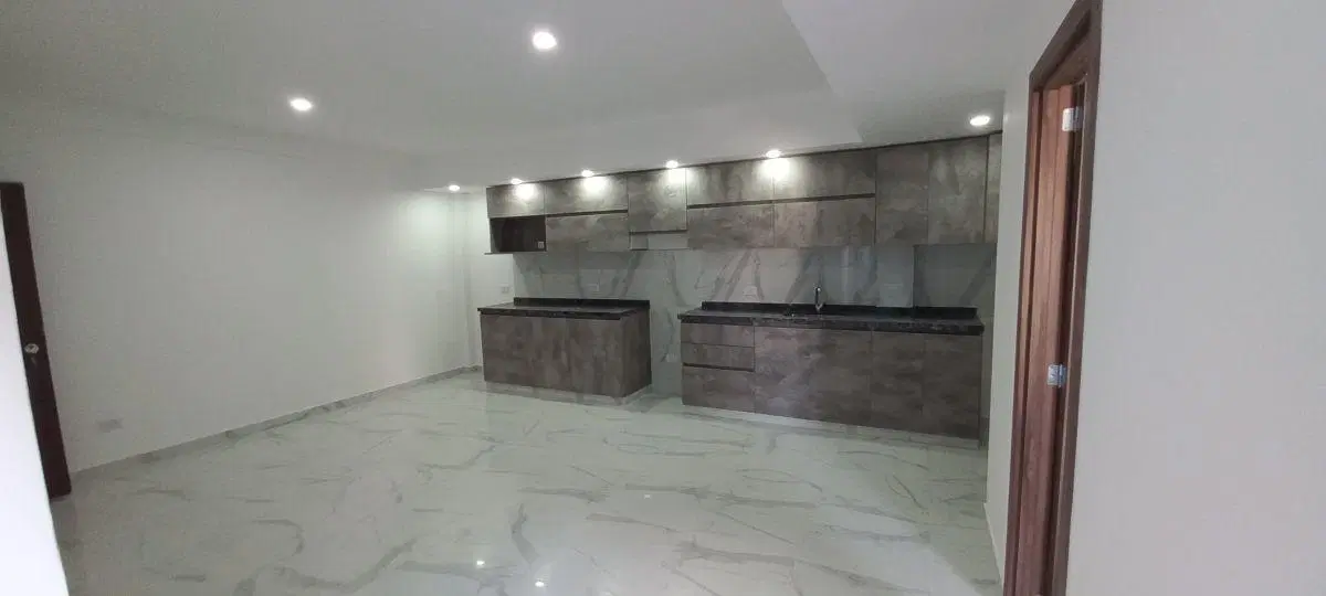 ALQUILER P.H. 2 AMBIENTES. PB CON PATIO. LANUS OESTE 2