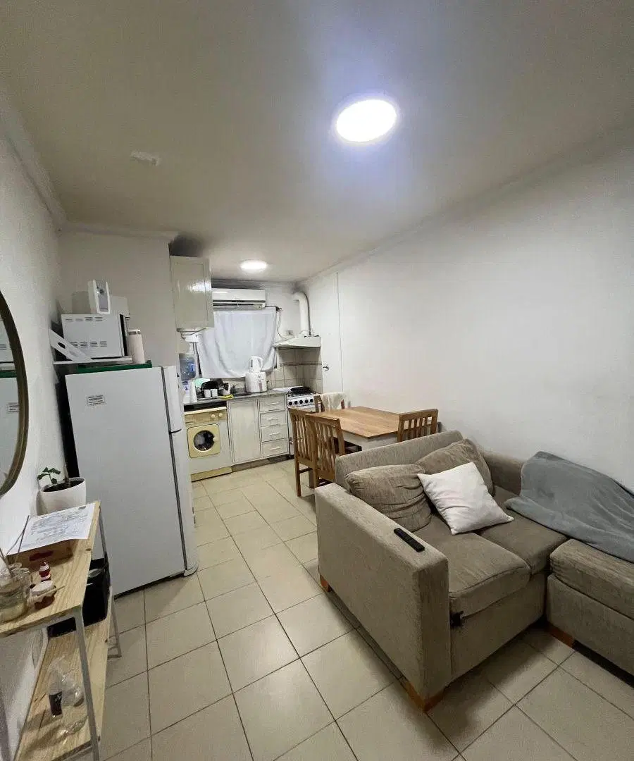 2 AMB. CON COCHERA, AL FRENTE EN VENTA, LANUS. 3