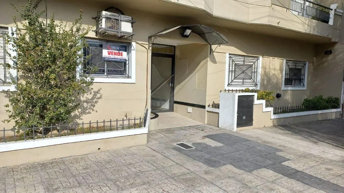2 AMB. CON COCHERA, AL FRENTE EN VENTA, LANUS. 8