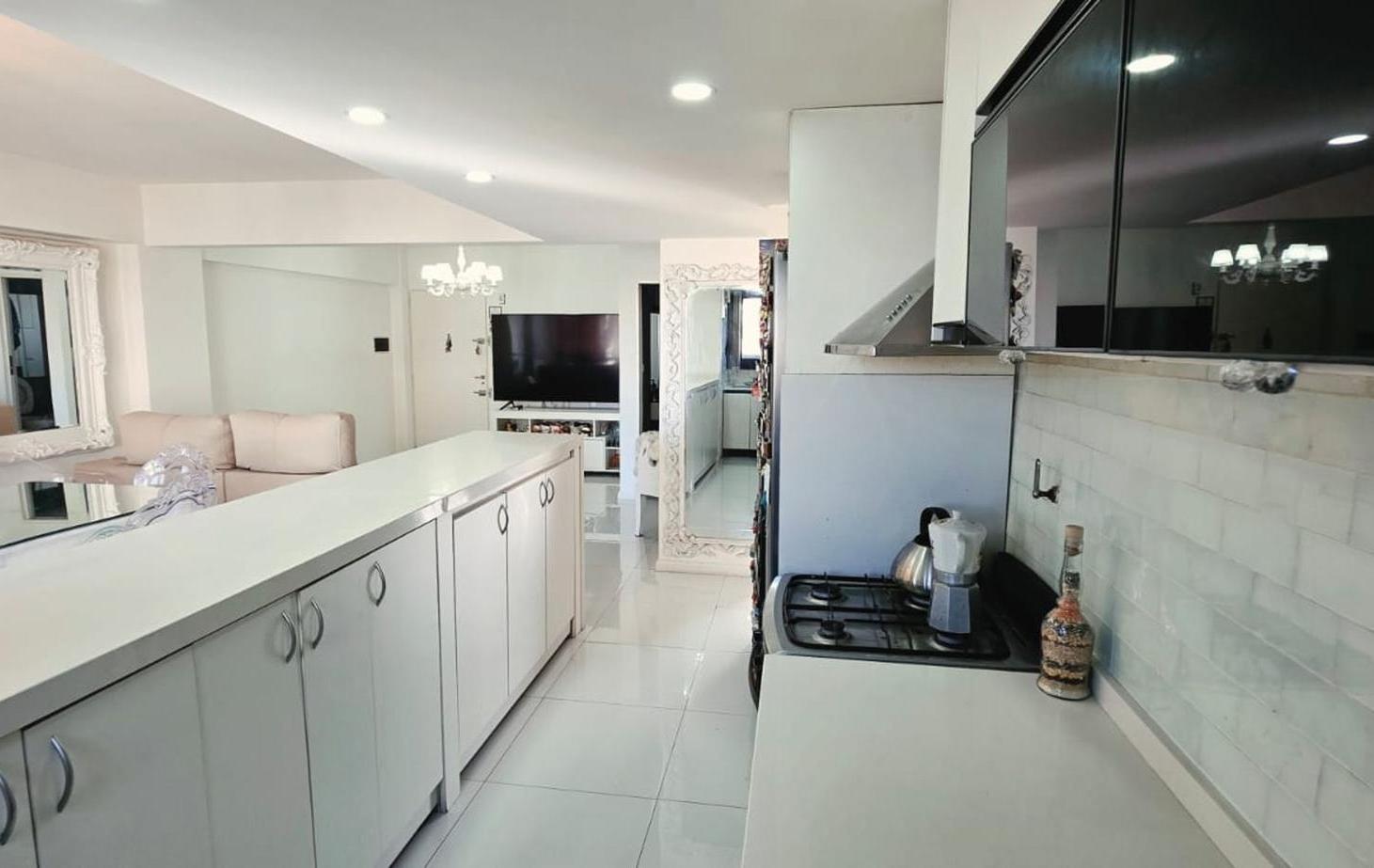 Foto de VENTA DPTO 3 AMBIENTES CON COCHERA, LANUS OESTE, imagen 3