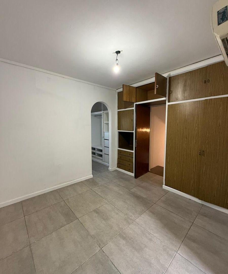 Foto de DUPLEX 4 AMB. CON COCHERA EN ALQUILER. LANUS O., imagen 2