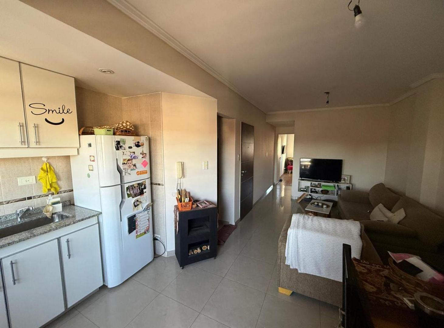 Foto de 2 AMB. C/COCH. APTO CREDITO. EN VENTA EN LANUS O. a mts. de H. Yrigoyen, imagen 1