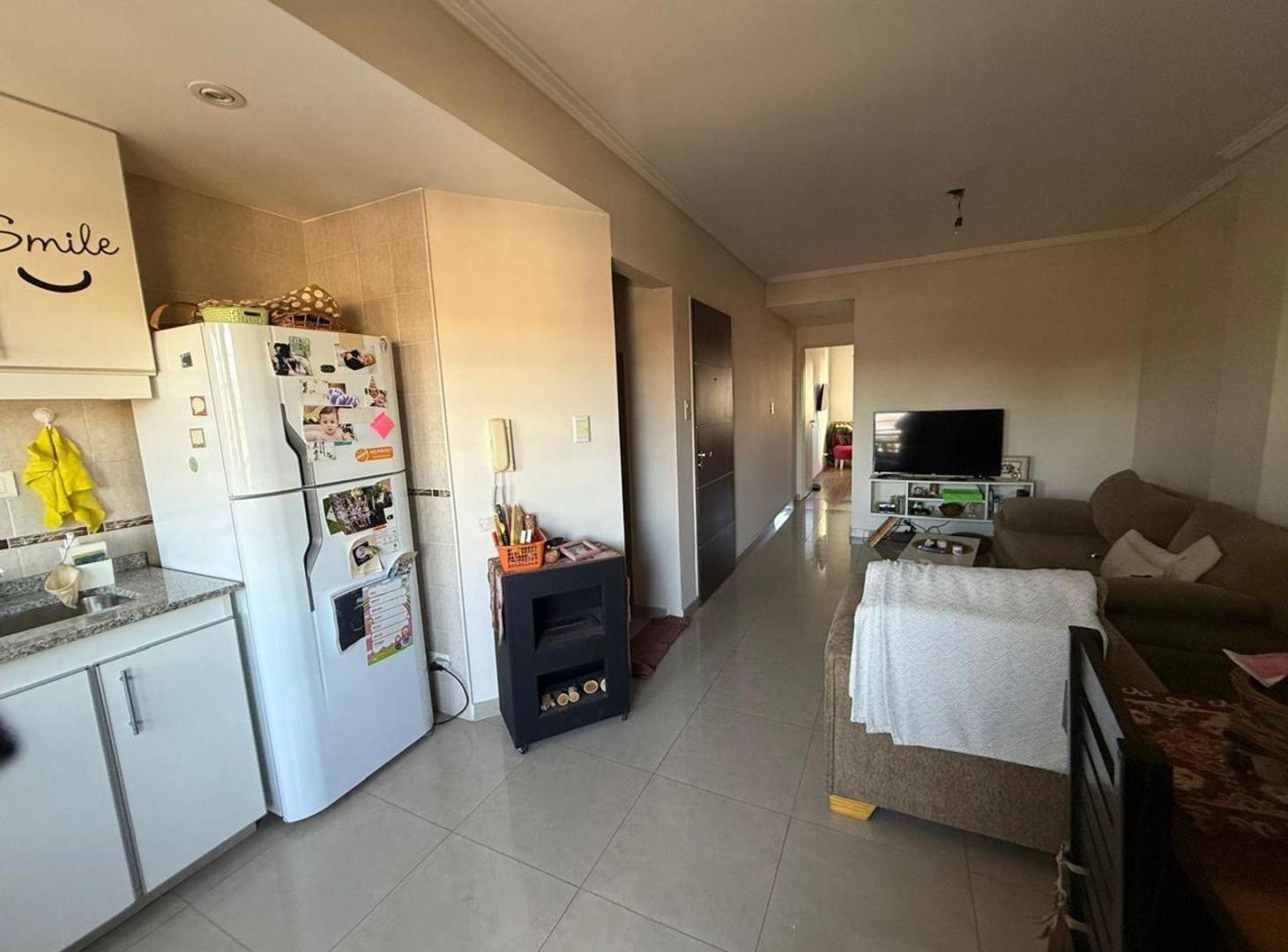 Foto de 2 AMB. C/COCH. APTO CREDITO. EN VENTA EN LANUS O. a mts. de H. Yrigoyen, imagen 2