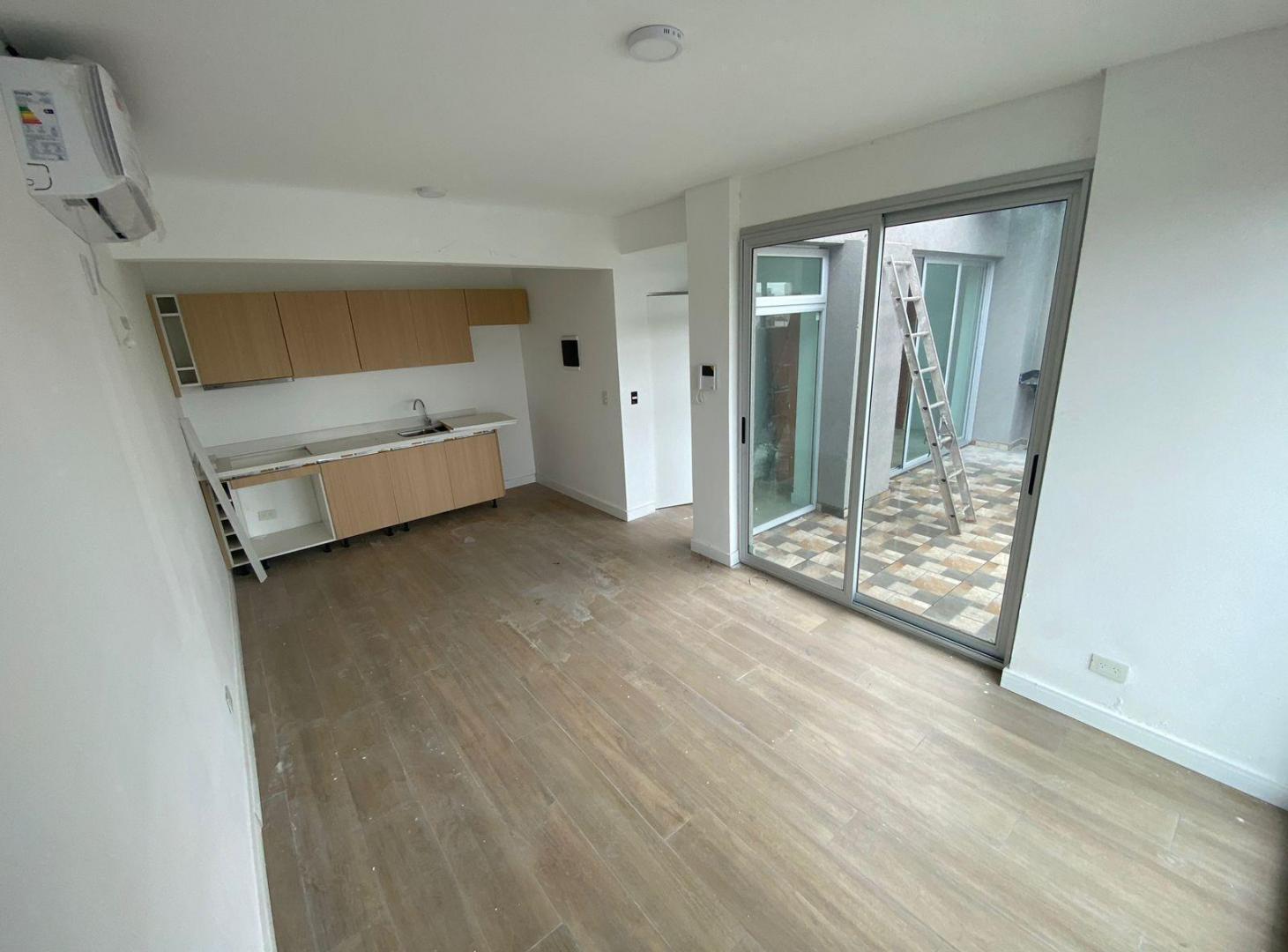 Foto de 2 AMB. C/ COCHERA CUBIERTA. EDIFICIO CON SUM, PARRILLA Y SOLARIUM, imagen 4