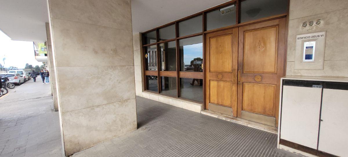 Foto de RECOMENDAMOS Departamento Piso Exclusivo venta c/cochera en Córdoba 600, imagen 5