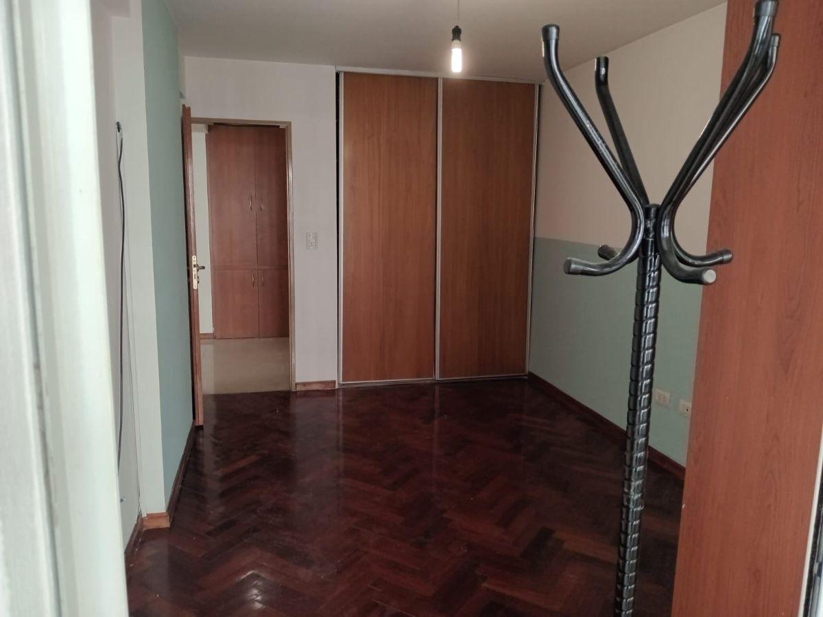 Foto de VENTA Depart. 1 dormitorio c/ balcón y PILETA. Tucumán 1400 Ba. Centro, imagen 3