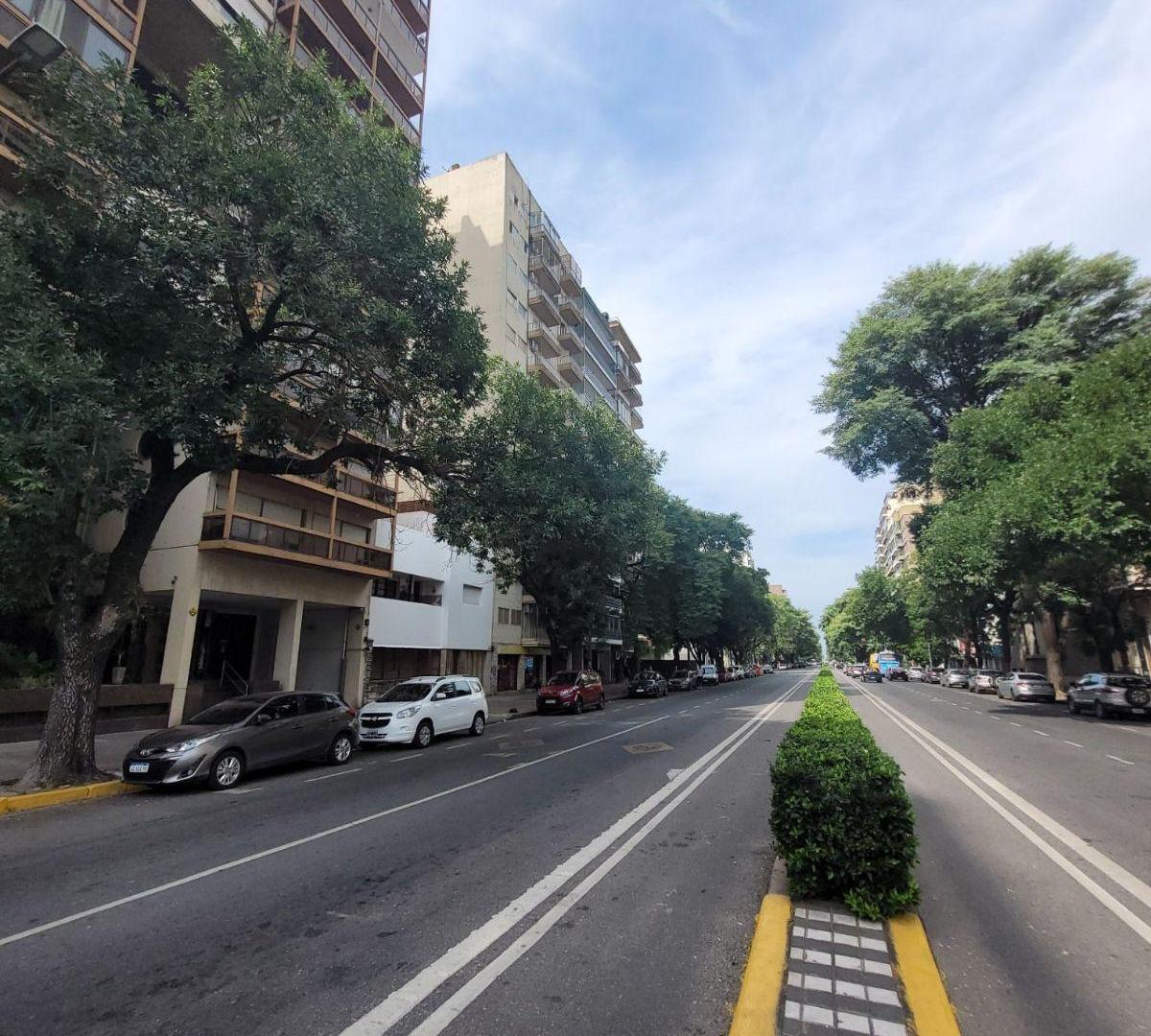 Foto de RECOMENDAMOS Departamento venta 3 dormitorios zona Centro sobre Av, imagen 4