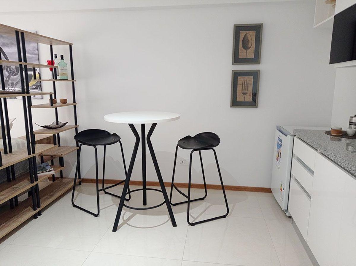 Foto de VENTA Departamento monoambiente- balcón - cochera- en barrio Centro, imagen 5