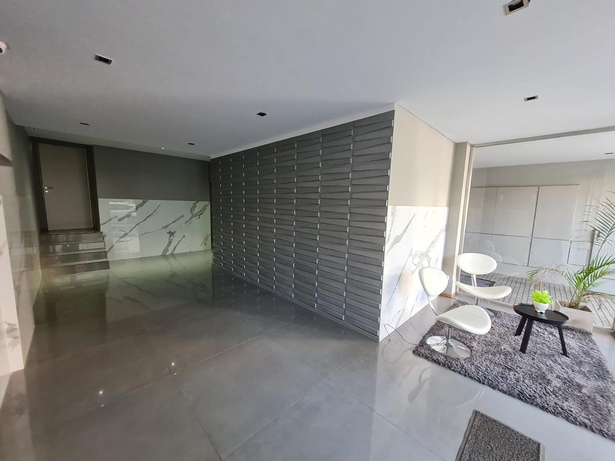 Foto de VENTA Depto Monoambiente c/Patio - 3 de febrero 1800 - Centro - Rosario, imagen 3