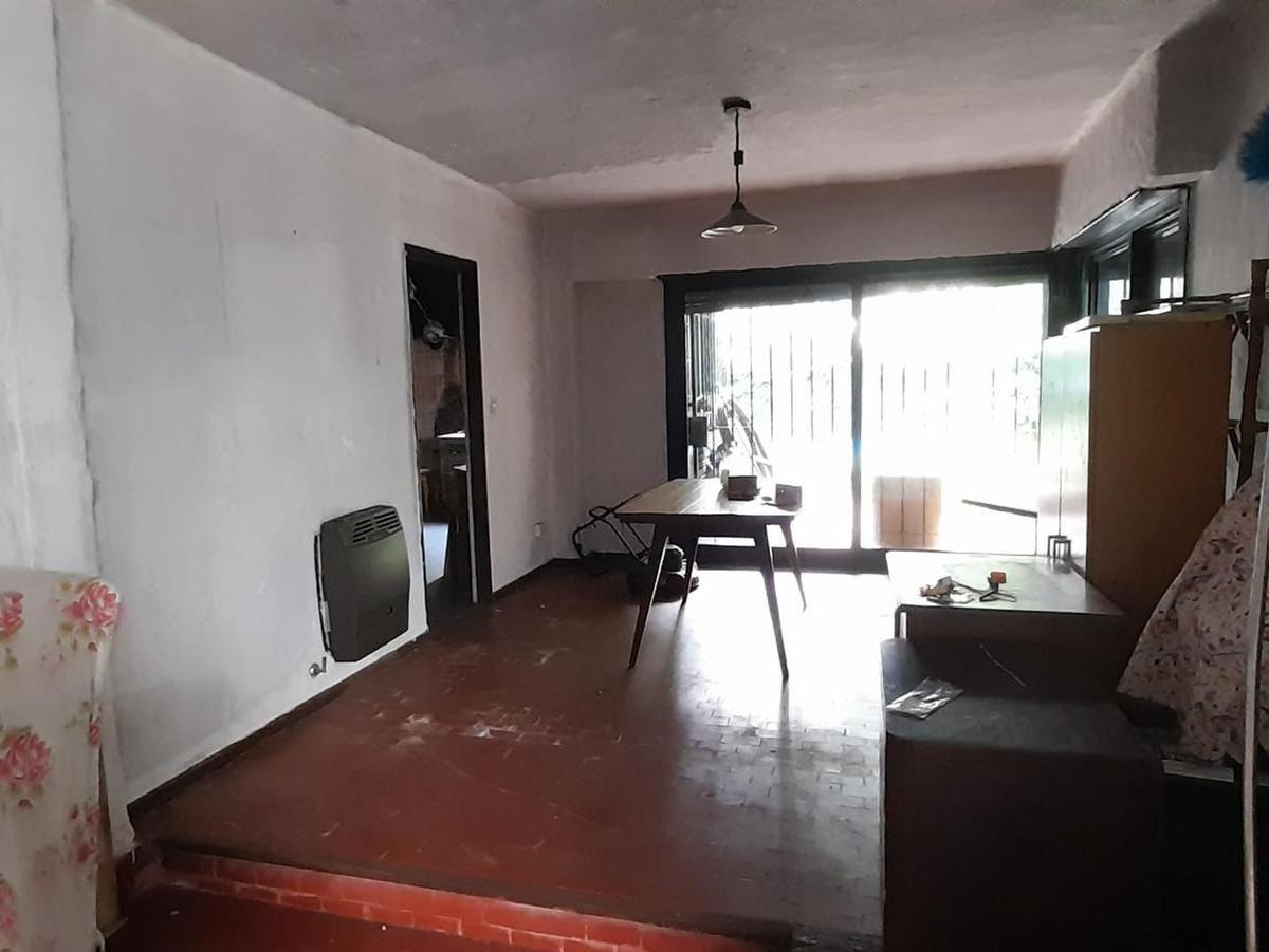 Casa 3 ambientes con jardín y pileta
