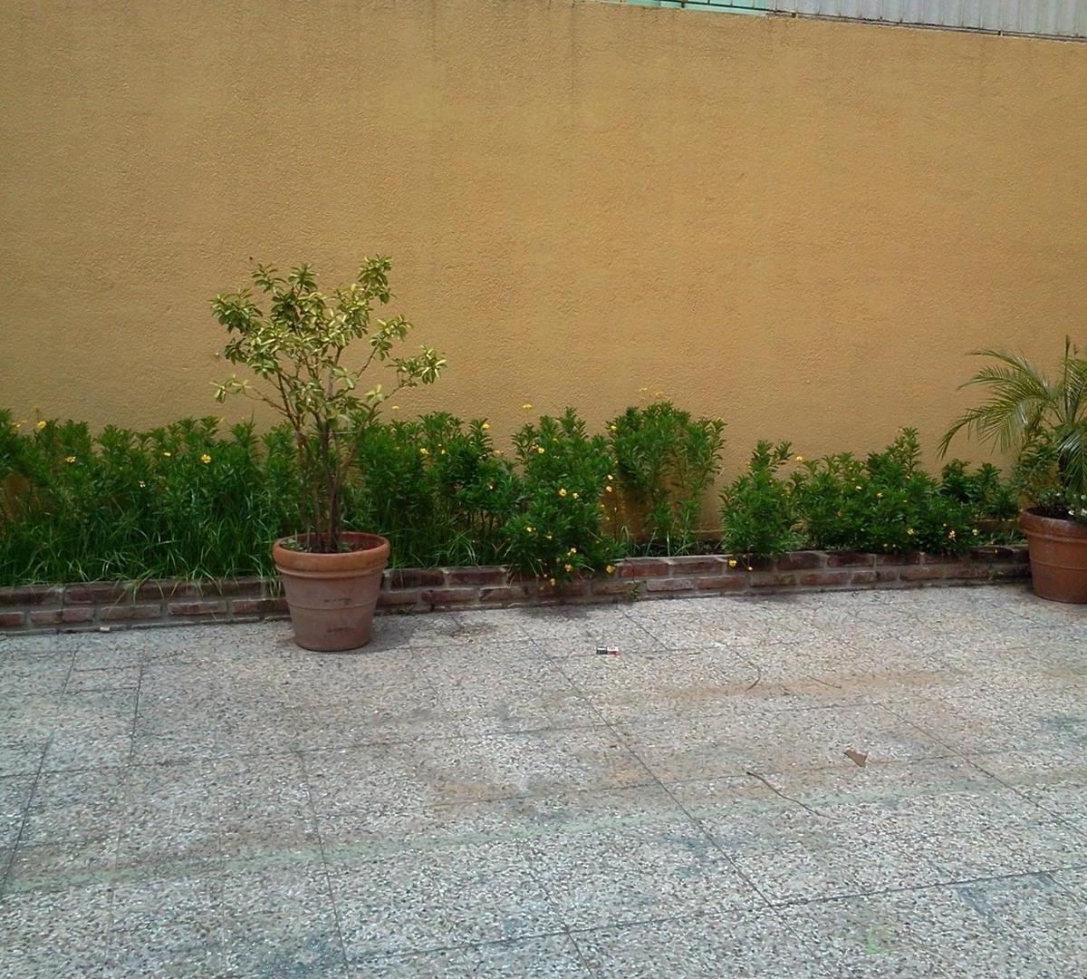 Local amplio con entrepiso