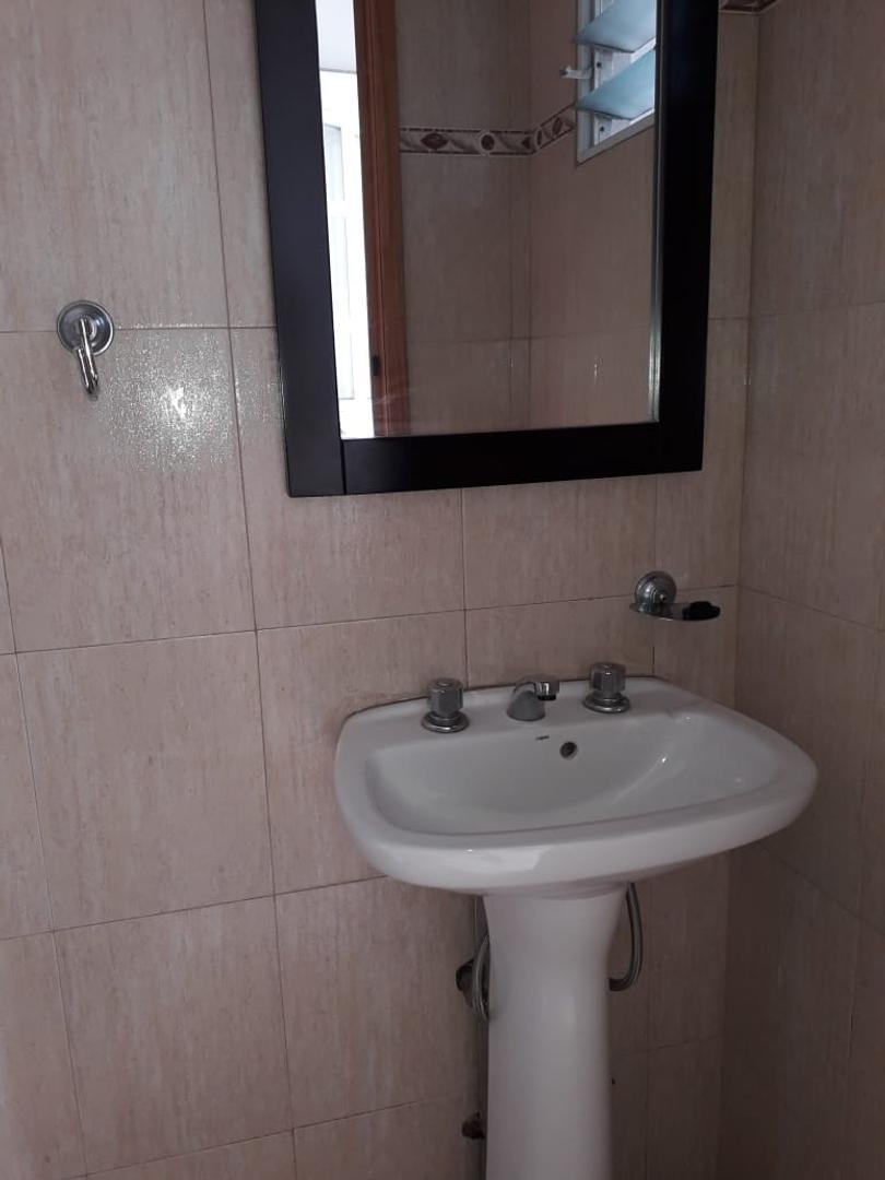 Duplex 3 Ambientes con Patio y Parrilla 4