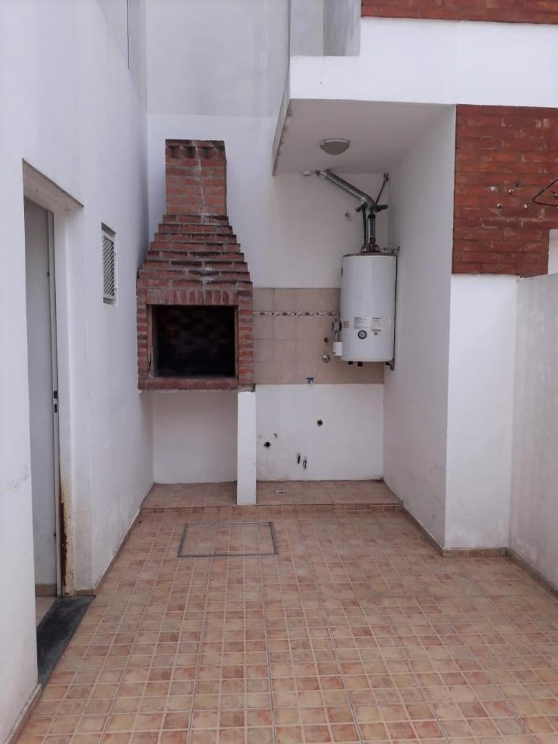 Duplex 3 Ambientes con Patio y Parrilla 5