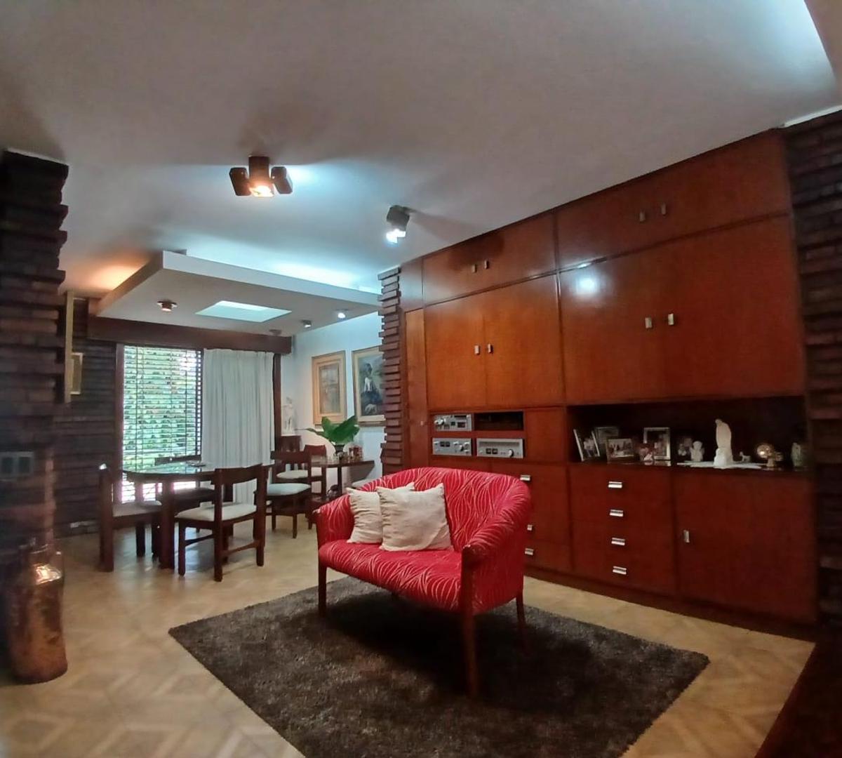 Chalet Moderno 4 Ambientes en Excelente Estado. 1