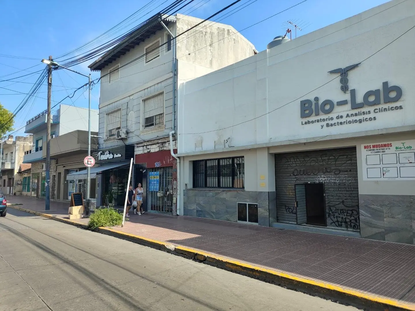 Local a 1 cuadra de la estacion, ex laboratorio 1