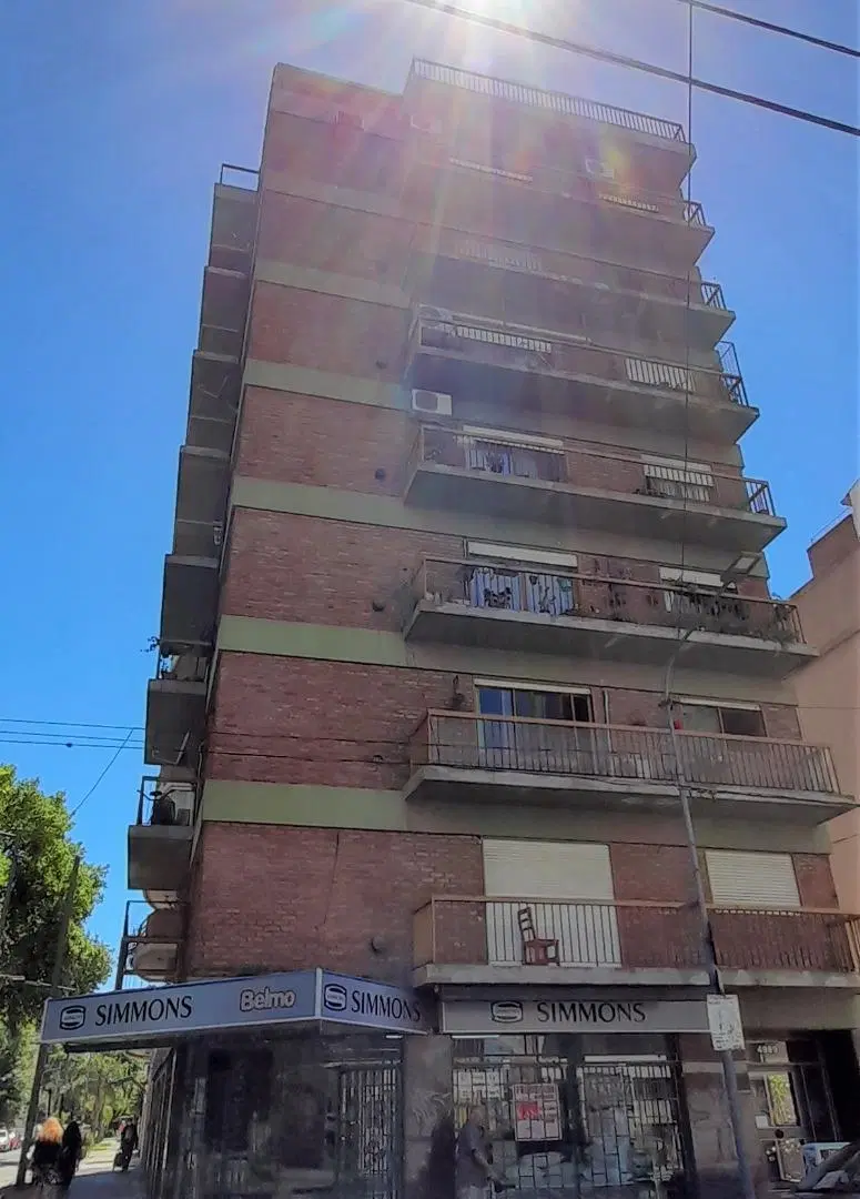 Departamento 3 ambientes con cochera descubierta 3
