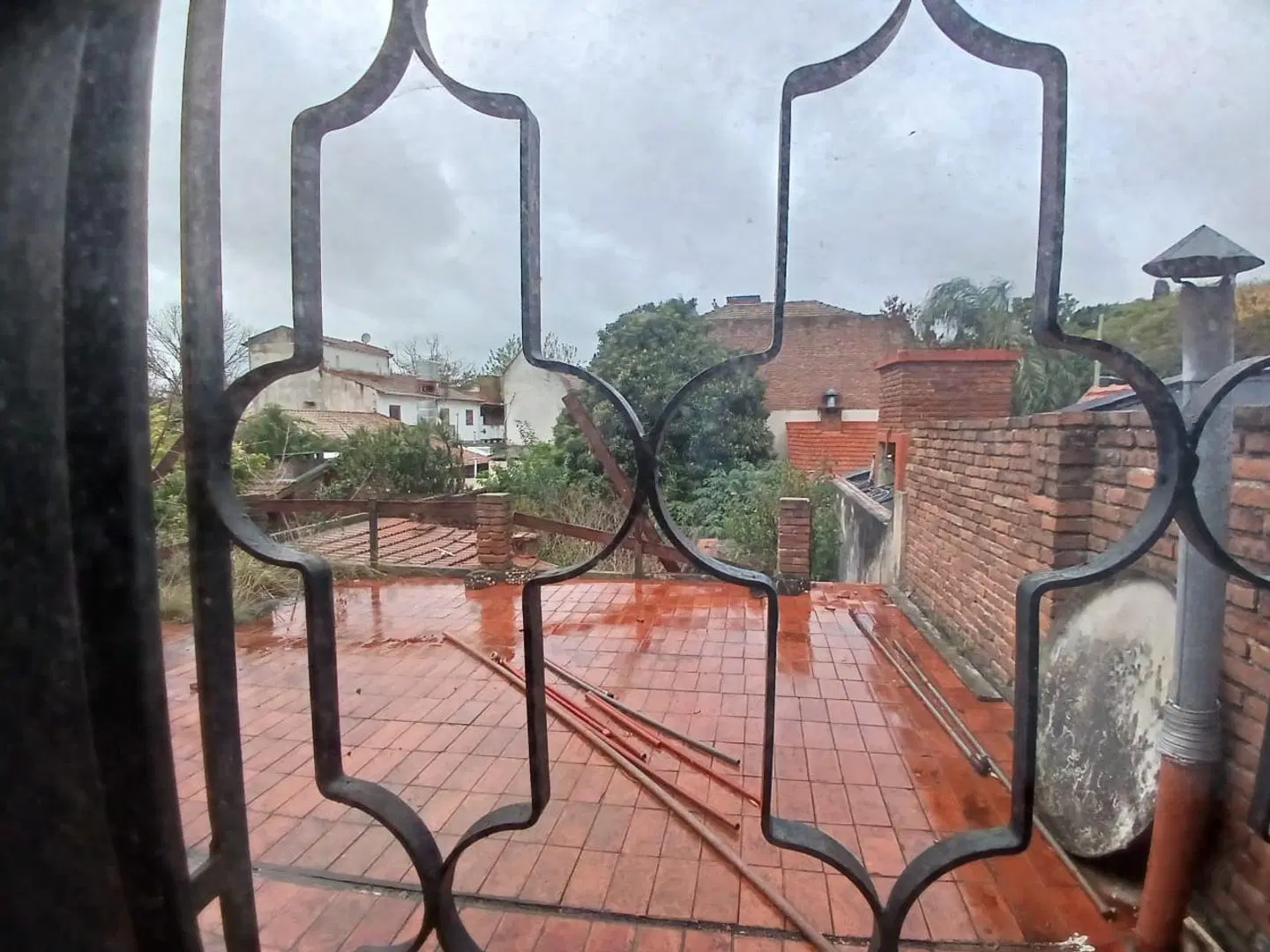 Chalet en 2 Plantas a refaccionar en Excelente ubicación. 3
