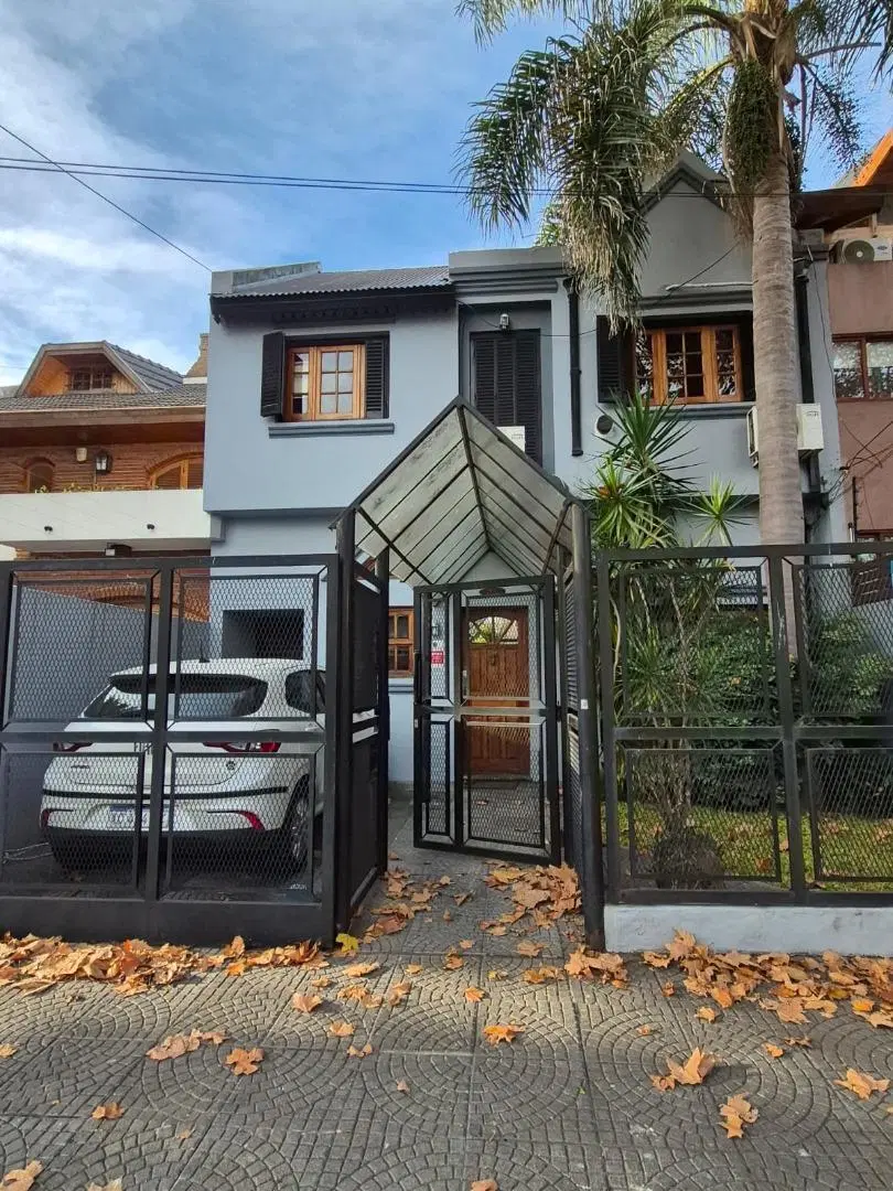 hermoso chalet con fondo y piscina 4