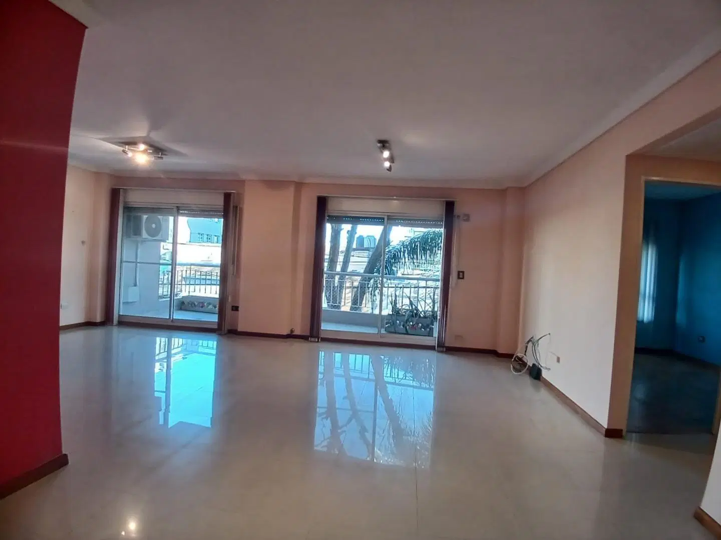Departamento 3 ambientes al frente con doble cochera 8