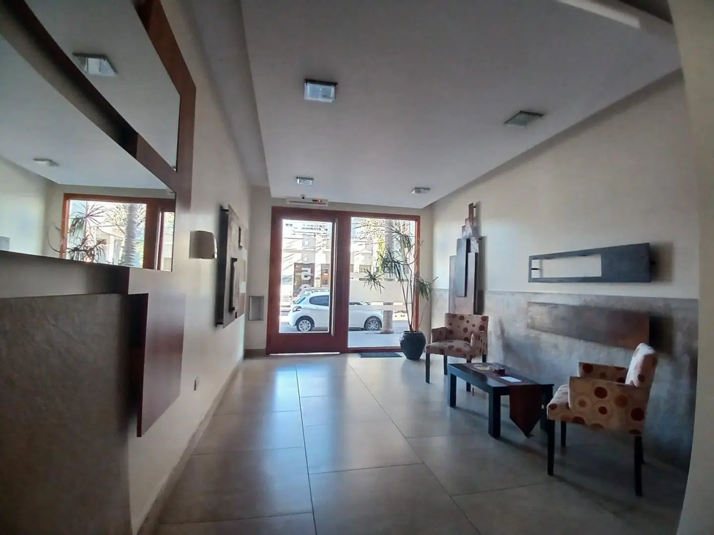 Departamento 3 ambientes al frente con doble cochera 4
