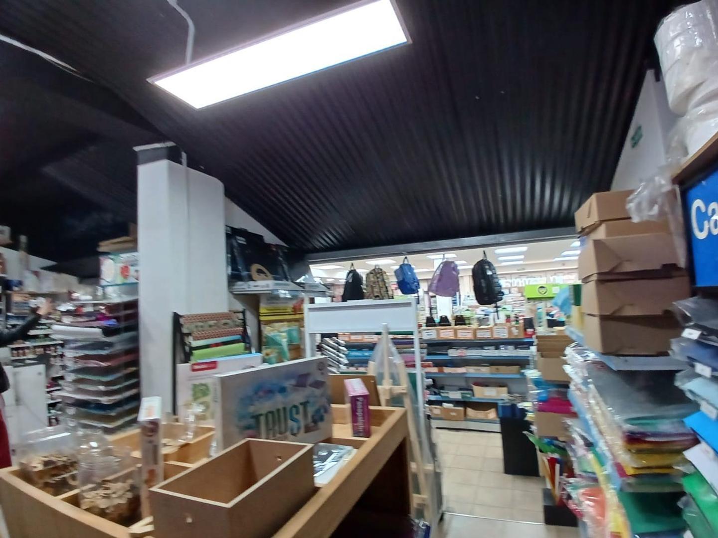 Foto de Local con depósito, imagen 2