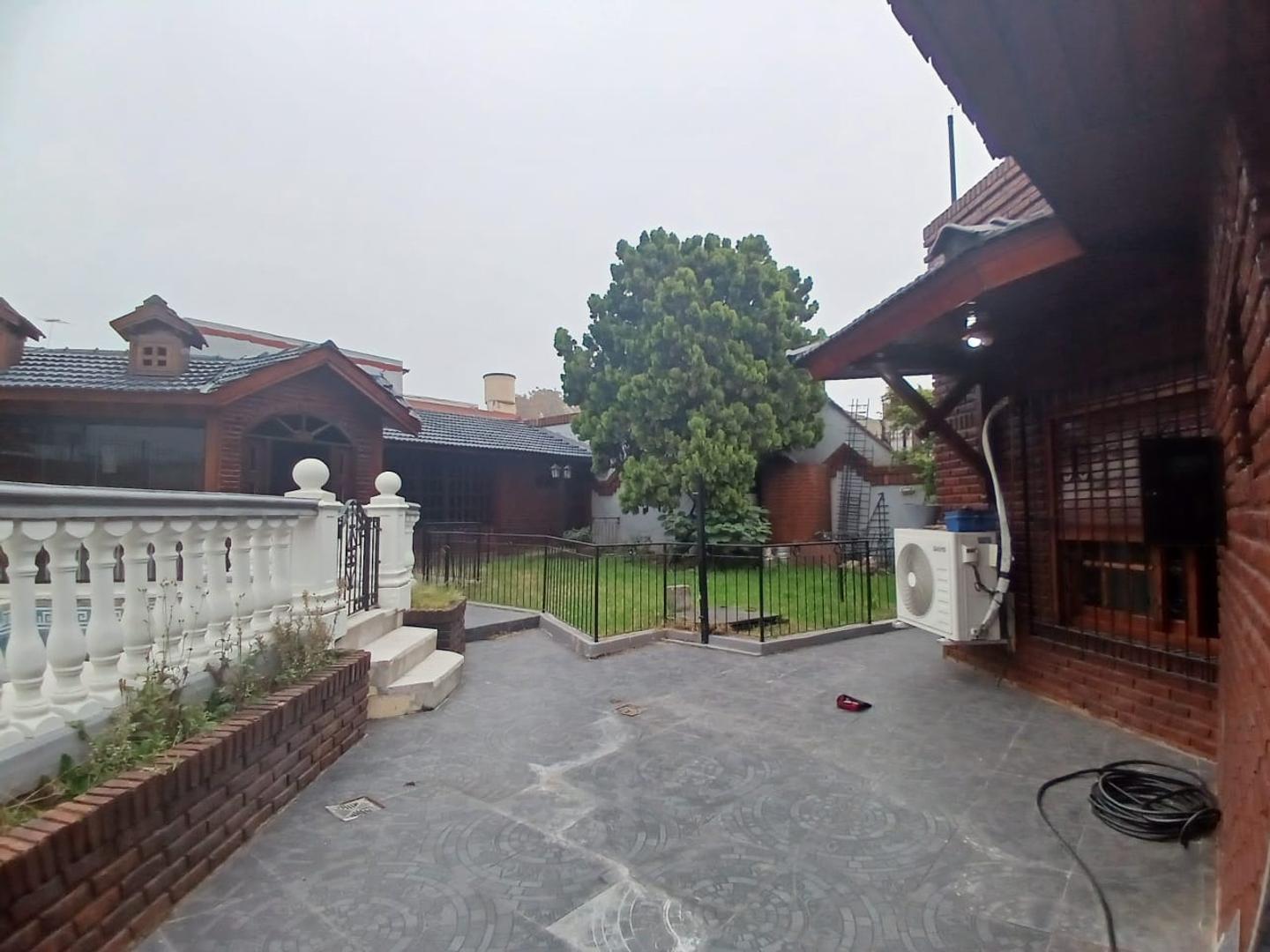 Foto de Chalet 5 Ambientes con quincho y pileta., imagen 4