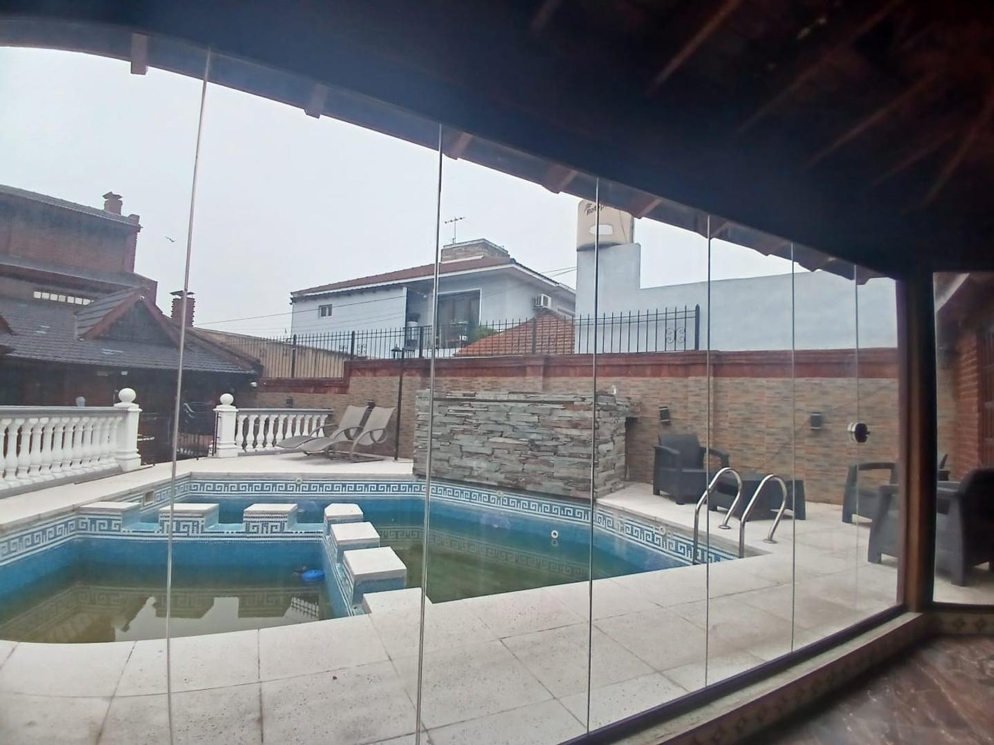 Foto de Chalet 5 Ambientes con quincho y pileta., imagen 5