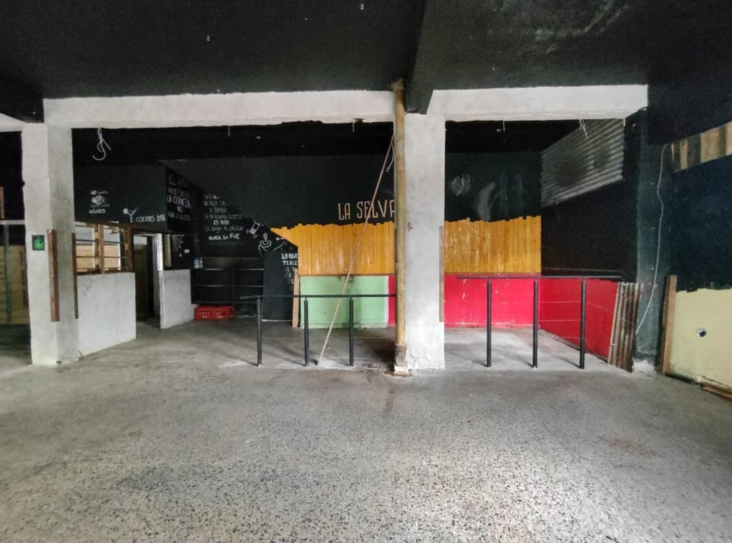 Foto de Local en esquina en pleno centro de Billinghurst, imagen 3